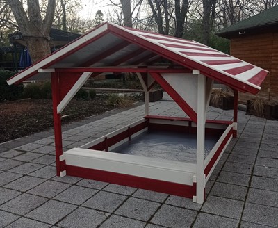 Árnyékoló tetős homokozó Budapest